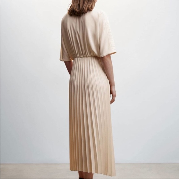 MANGO pleated Cream Maxi Dress Size 4 - Picture 3 of 6